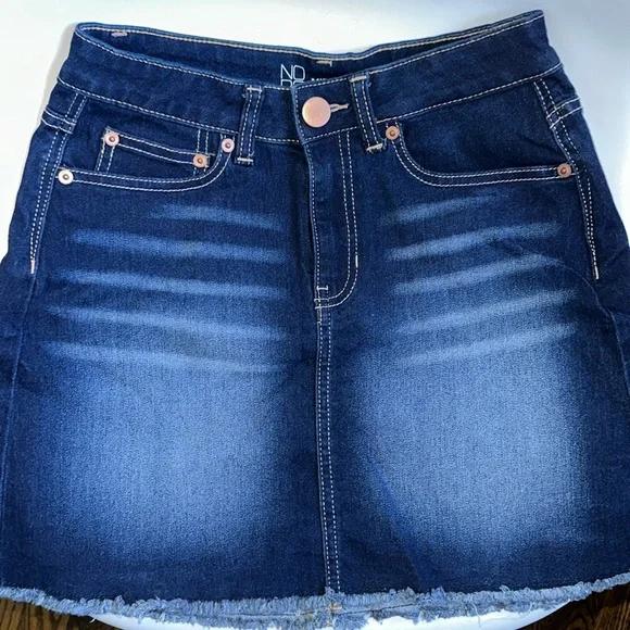 Used Mid Rise Skirt - Picture 1 of 2